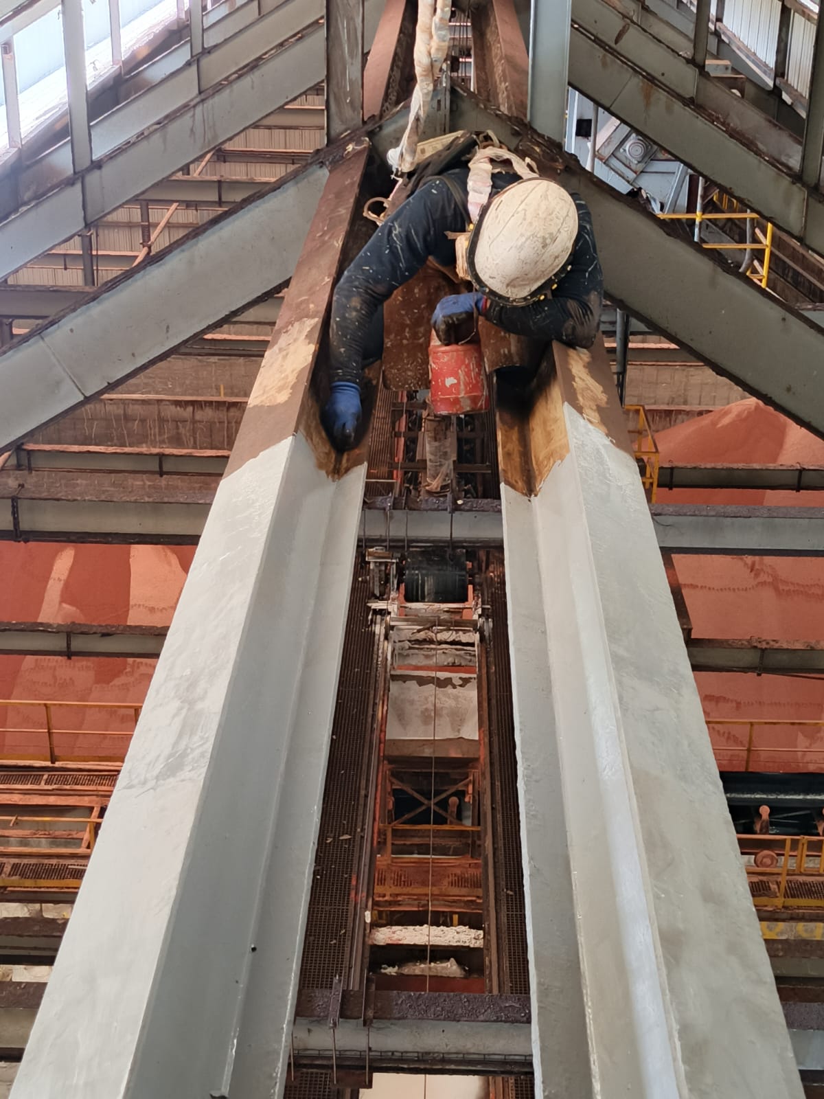 Montaje de cercha metálica de cubierta