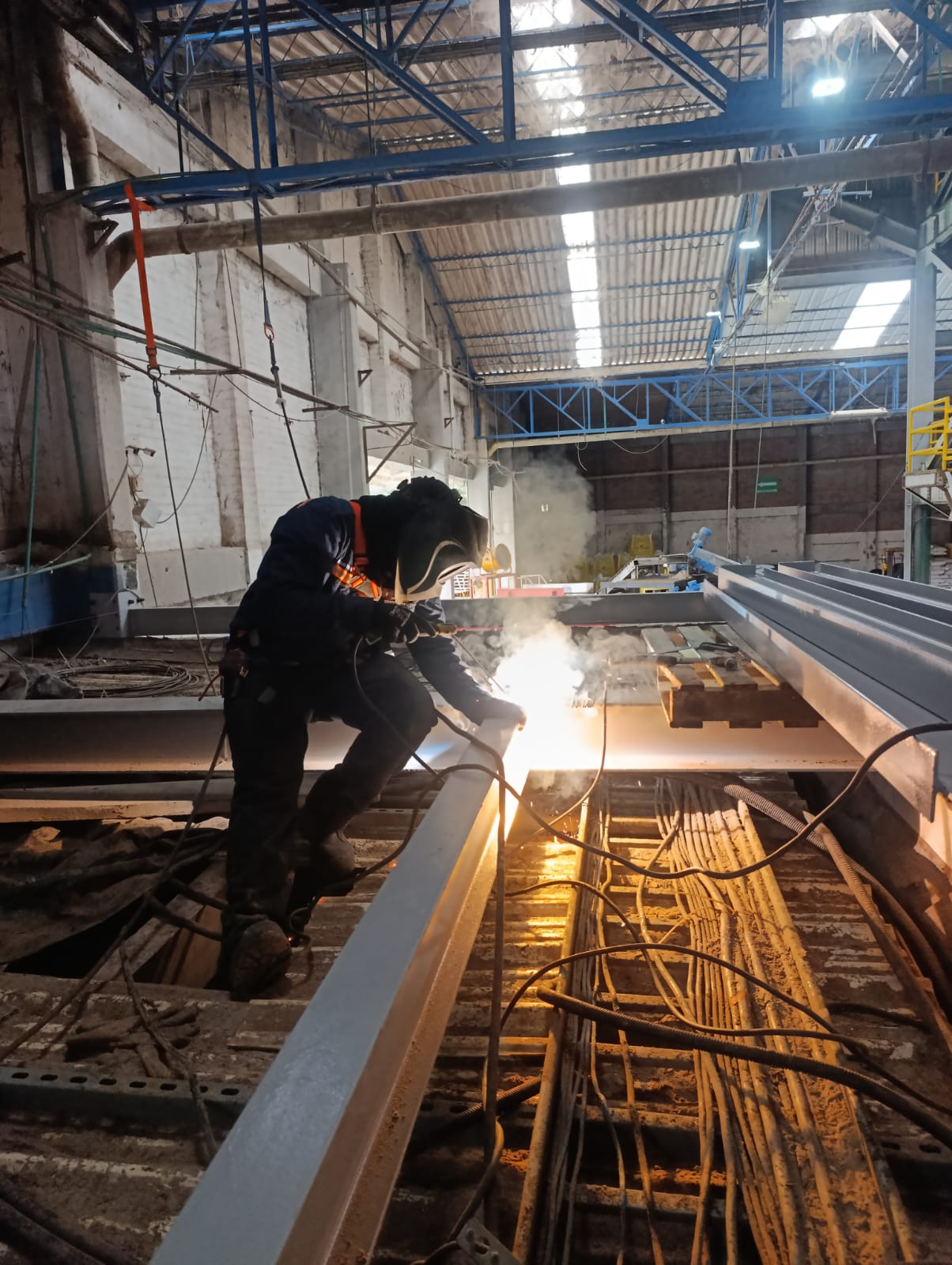 Soldadura de estructura metálica en altura